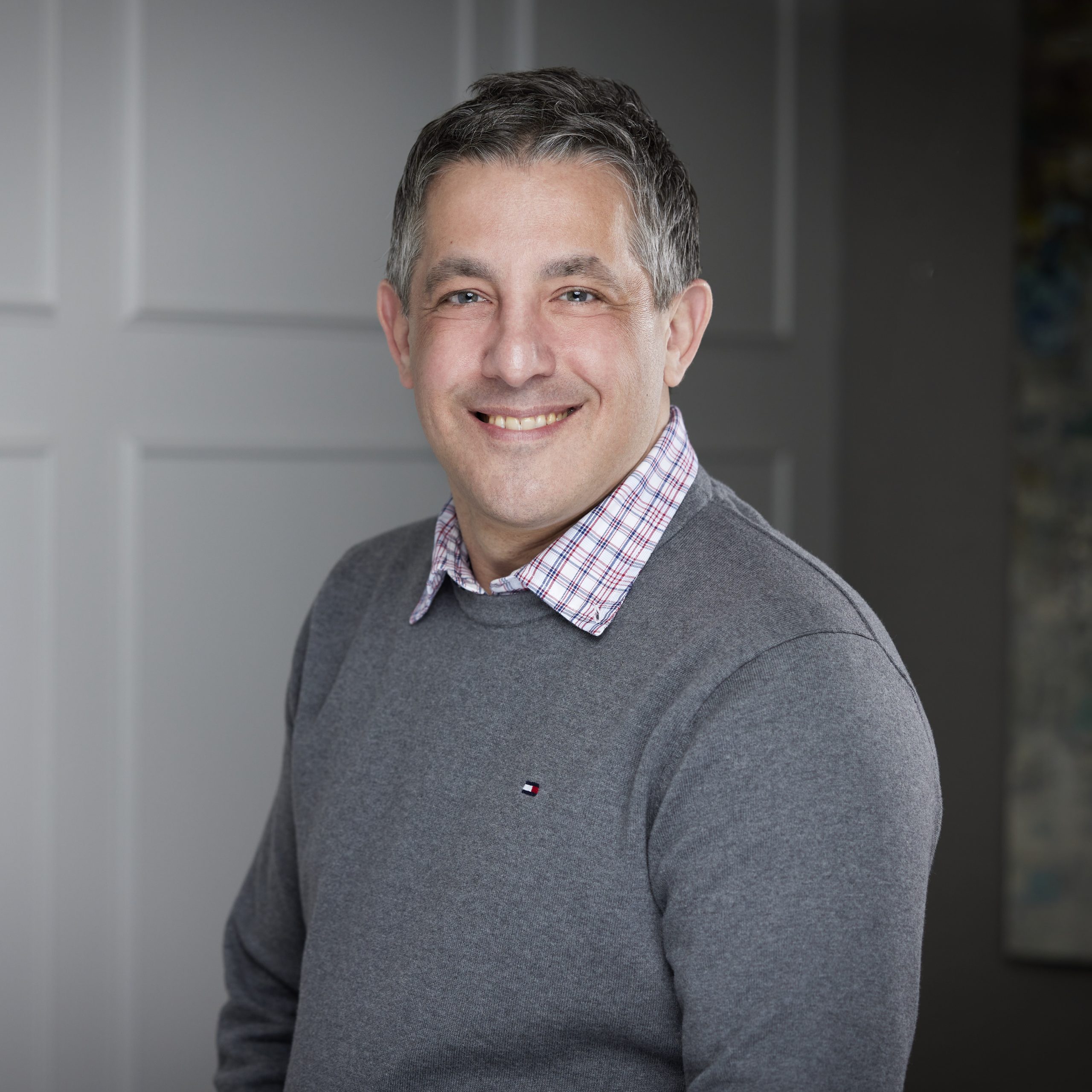 An image of Mike Keeler in the Niagara Region office of DDL & Co.