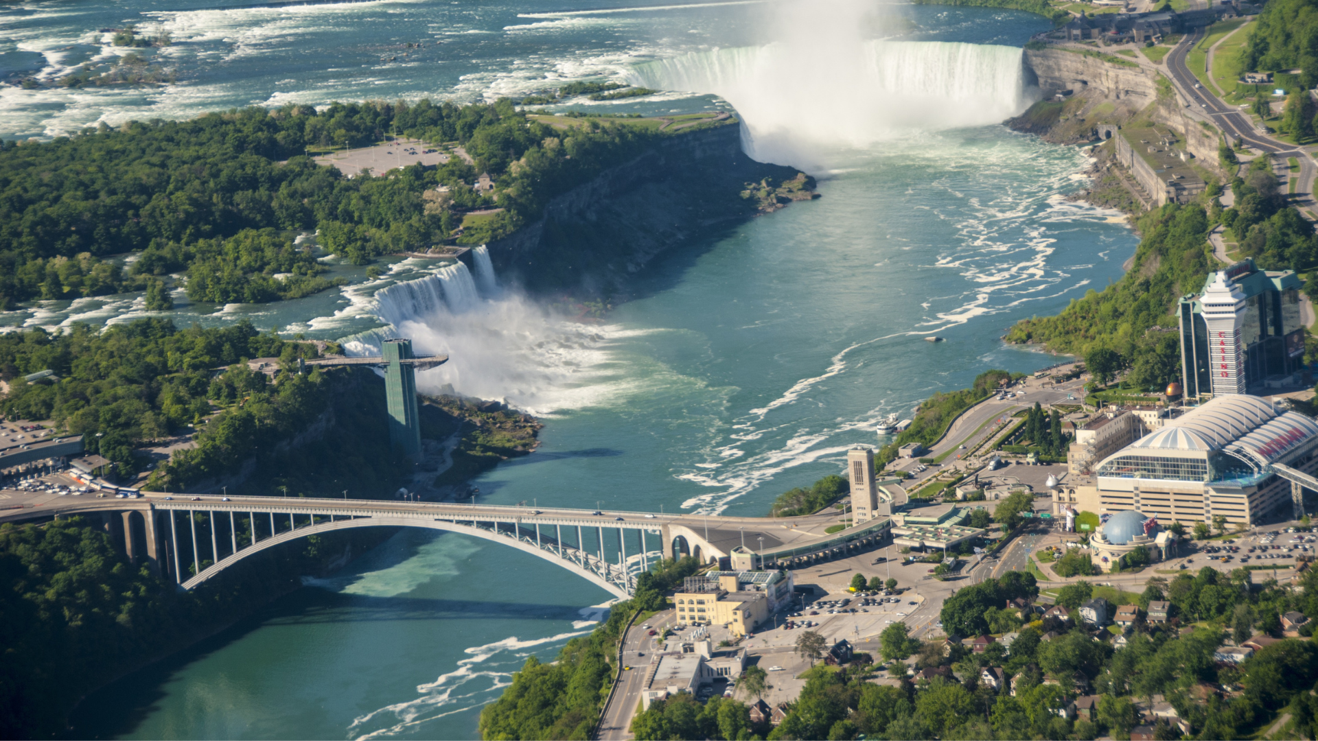 Are You a U.S. Citizen Working in Canada? You Can Save Yourself From Double Taxation